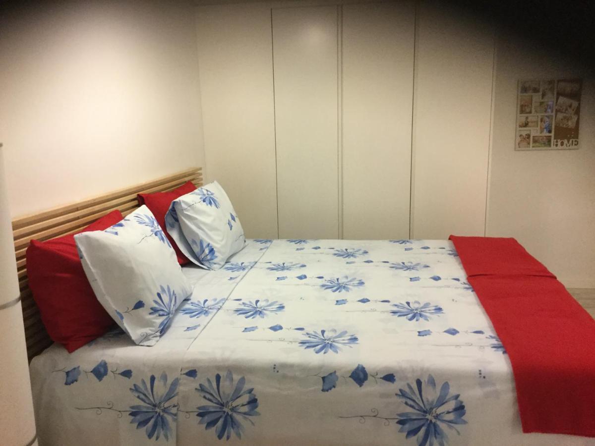 Red Cozy Stay Limassol Extérieur photo